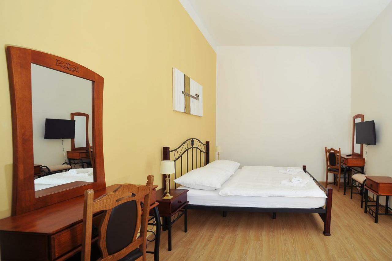 Penzion Kralovske Lazne Poděbrady Εξωτερικό φωτογραφία